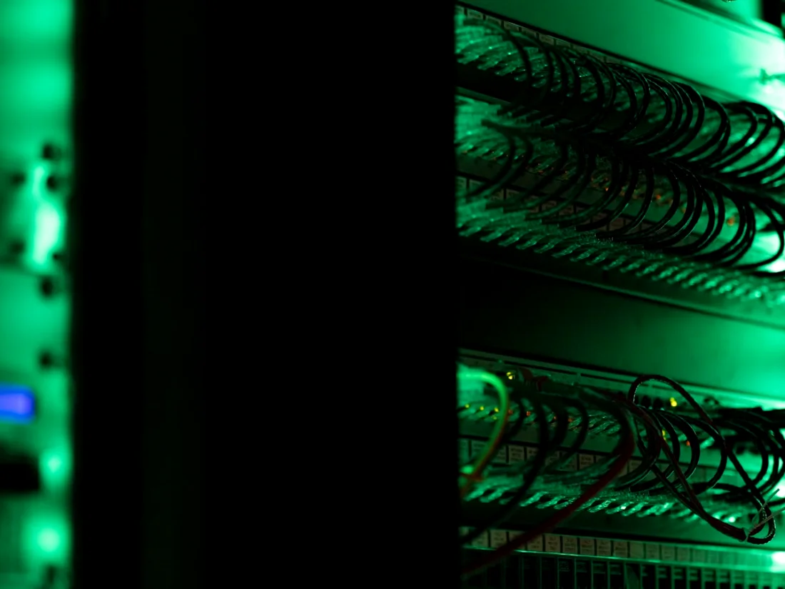 Server Odası Kurulumunda Güç, Soğutma ve Güvenlik Neden Kritik?